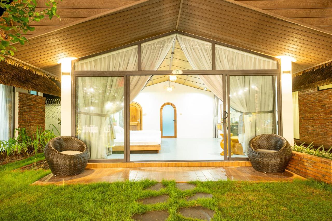 Apple House & Coffee Hotell Bà Rịa Eksteriør bilde